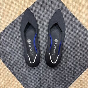 Rothy's Black and Blue Pointed Flats